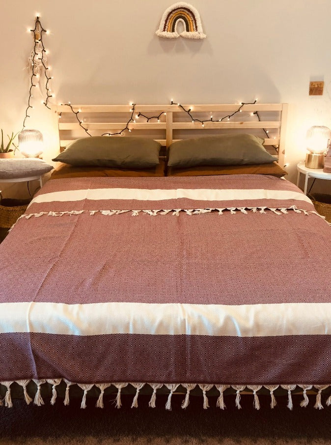 el patito towels and bathrobes contemporary series bedspread for double bed and kingsize bed machine washable 100% natural cotton bordo
